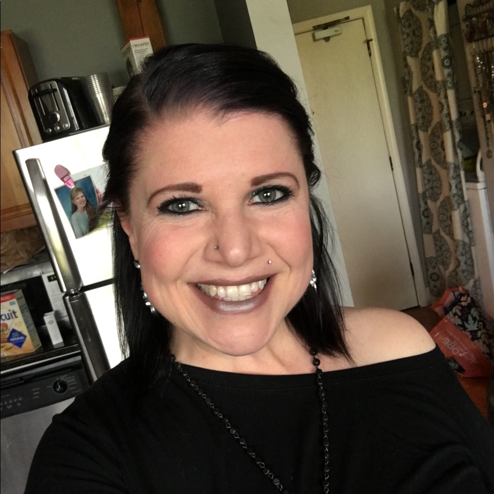 Meet your Posher, Shell